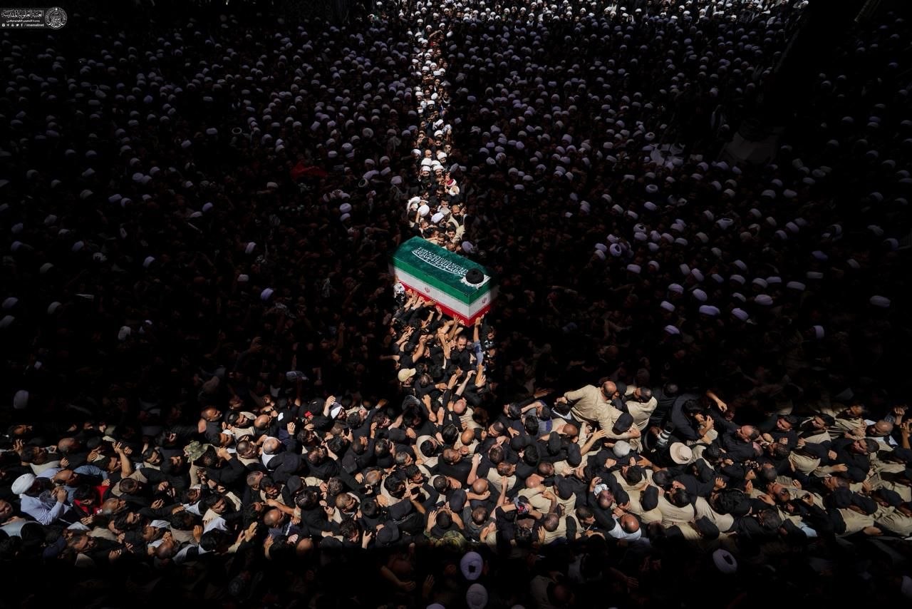 The procession moving toward the shrine of Imam Ali