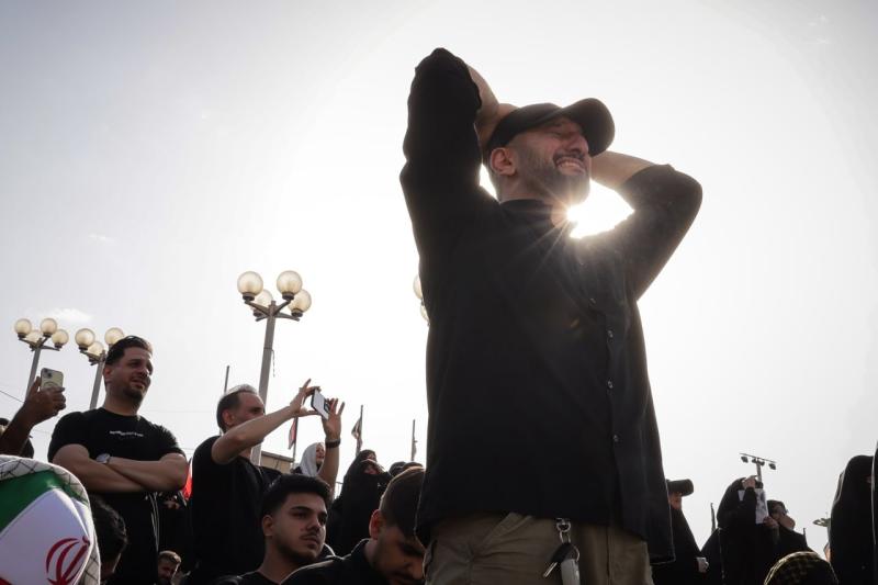 Crowds at the farewell ceremony in Tehran